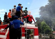 Pemda Takalar Bersama TNI-Polri Lakukan Penyemprotan Disinfektan