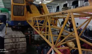 Pemuatan Alat Berat di Kapal Feri diduga Kebijakan Sahbandar Weda