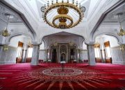 Muslim mulai menandai Ramadhan yang tenang di bawah penutupan coronavirus