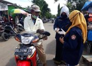 Cegah Penyebaran COVID-19, Karang Taruna Desa Barana bagikan Masker dan Sosialisasi Keliling
