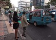 Cegah penularan Covid-19, Peduli Masyarakat Sulut (PMS) Bagikan Masker Di Zero Point Manado