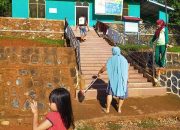 Peduli Kesehatan Dunia, Kades Wunduhaka Lakukan Penyemprotan Desinfektan