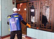 BPBD Baubau Semprot 40 rumah Warga ODP dengan Desinfektan