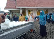 Pemda Bone Bagikan 1300 Paket Sembako di Hari Kartini