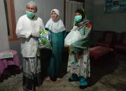 Wakil Gubernur Bersama Ibu Bagikan Sembako Gratis