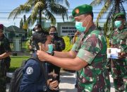 Edukasi Warga Cegah COVID-19, Korem 162 Bagikan Masker di Mataram