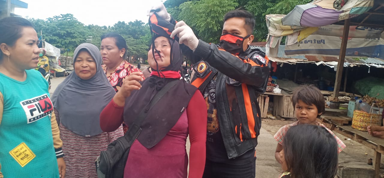 MPC Pemuda Pancasila Jeneponto Turun Kejalan Bagikan Masker