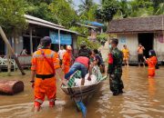 Sigap Tanggap, Anggota Koramil 1013-15/Seribu Riam Turun ke Wilayah Pantau Banjir
