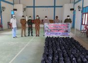 Kanit Binmas Dampingi Forkopimka Terima Bansos Dari PT. KSP Belitang