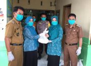 Pandemi Covid-19, TP PKK Takalar Salurkan Bantuan Sembako untuk Warga Kurang Mampu