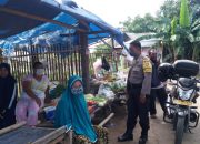 Sambangi Warga, Bhabinkamtibmas Sanrobone Himbau Warga Gunakan Masker