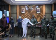 TNI AD Terima Bantuan 30.000 APD dari MNC Peduli