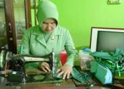 Perangi Corona, Istri Tentara Buatkan Jamu dan Ribuan Masker