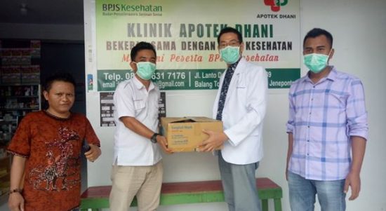 Aesculapius Makassar Serahkan Bantuan APD Kepada PDUI Jeneponto
