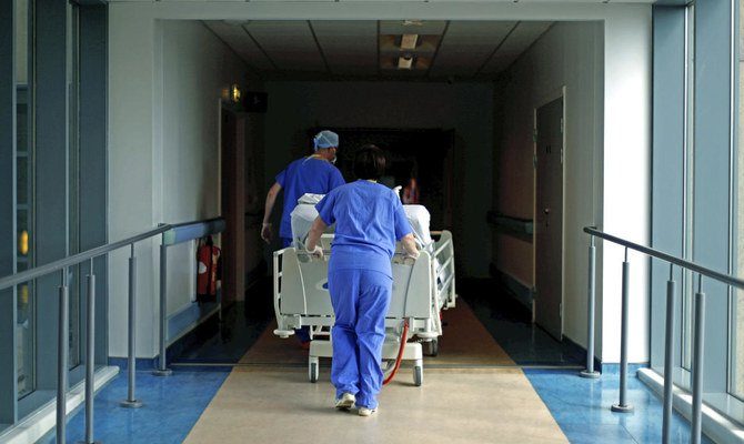Obat pengencer darah dapat membantu menyelamatkan nyawa pasien COVID-19: dokter UK