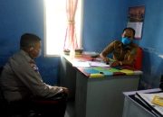 Sambangi Kantor Kelurahan, Bhabinkamtibmas Ajak Perangkat Kelurahan Jaga Kamtibmas