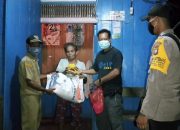 Polsek Belitang Hulu Kawal Bantuan Sembako Ke Desa Sungai Antu