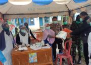 Peduli Dampak COVID-19, Arum Spink Bagikan APD Ke PKM Manipi dan Sembako Kepada Warga