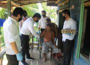 Polisi Peduli, Sat Reskrim Polres Sekadau Bagikan 30 Paket Sembako Kepada Masyarakat Kurang Mampu