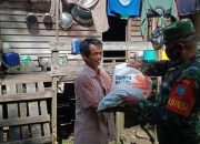 Kodim 1206/Psb Kawal Distribusi Beras untuk Warga Kalis dan Putussibau Utara Terdampak Covid-19