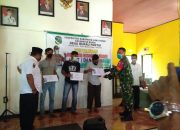 Dana BLT Cair, Babinsa Koramil Wotu Dampingi Warga di Desa Burau Pantai