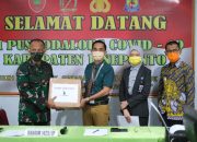 Kepala Bank Sulselbar Jeneponto serahkan APD ke Tim Gugus Tugas COVID-19