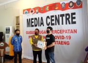 Resmi Beroperasi di Bantaeng, Gojek  Serahkan Bantuan Alat Kesehatan ke Gugas Covid-19