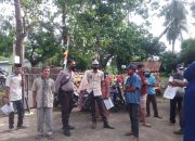Kawal Pendistribusian BST, Bhabinkamtibmas Polsek Marbo Imbau Cegah Penularan Covid-19