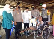 Kunjungi Anak Penyandang Disabilitas, Kapolres Takalar Beri Sembako dan Santunan