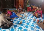 Bentuk Kepedulian, Binmas Desa Laikang Kunjugi Warga dan Beri Bantuan