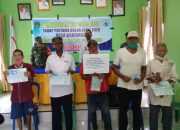 Babinsa Koramil Wotu Kawal Penyaluran BLT DD di Desa Karambua Lutim