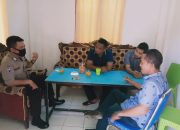 Rencana Penyaluran BLT Desa, Bhbinkamtibmas Desa Bontoloe Bersama Sekdes dan Ketua BPD Lakukan Koordinasi