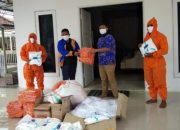 RMS Serahkan Bantuan APD ke Wabup Takalar