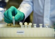 Ilmuwan Italia mengklaim terobosan vaksin coronavirus pertama di dunia