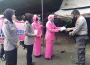 Peduli Kesehatan Personel, Wakil Ketua Bhayangkari Bagikan Obat dan Vitamin