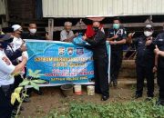 Patungan 1000 Rupiah Perhari, Satpam di Bone kembali bagikan paket sembako kepada kaum Dhuafa