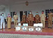 Melalui Dinas Koperasi, Rotary Industri Internasional Serahkan Bantuan APD ke TGC Bone