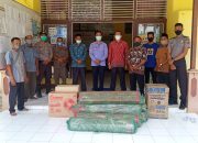 Bhabinkamtibmas Dampingi Camat Belitang Serahkan Bantuan Safari Ramadhan 1441 H