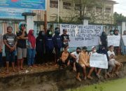 Puluhan Alumni SMAN 1 Halteng Menolak Kehadiran Kepsek Baru, Ini Alasannya