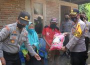Polri Peduli Covid-19, AKBP Budi Wahyono Serahkan Sembako Kepada Kaum Dhuafa