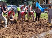 Polri Peduli Ketahanan Pangan, Kapolres Takalar Tebar Bibit Ikan dan Jagung