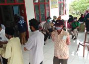 Bhabinkamtibmas Desa Timbuseng Kawal Penyaluran BLT DD Tahap II