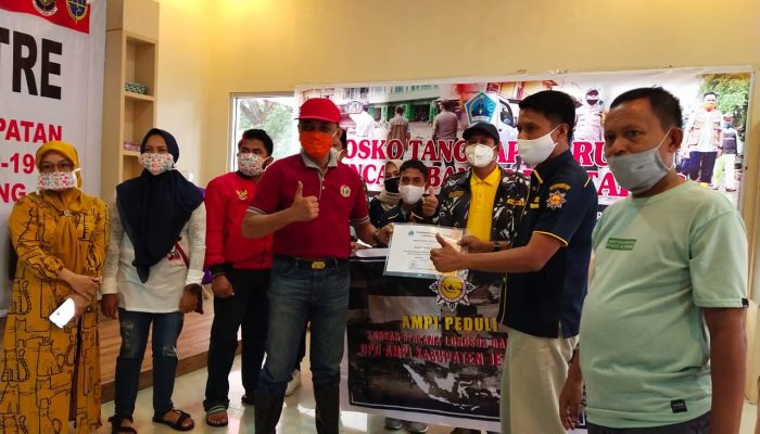 DPD AMPI Jeneponto Kunjungi Korban Banjir Bantaeng