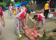 Sambut HUT Bhayangkara ke-74, Polres Luwu Timur Gelar Kerja Bakti di Pasar Malili