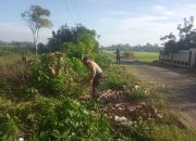 Peduli Lingkungan, Bhabinkamtibmas Kelurahan Sabintang Kerja Bakti Bersama Warga