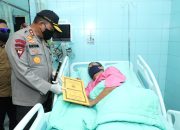 Kapolda Sumut Sambangi dan berikan santunan kepada pasien Bakti kesehatan operasi Tumor, sambut Hari Bhayangkara Ke 74