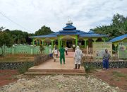 Koramil 1204-05 Sekadau Hilir Lakukan Penyemprotan Disinfektan Di Desa Mungguk