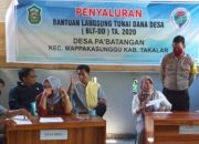Pastikan Tepat Sasaran, Bhabinkamtibmas Desa Pa’batangang Kawal Pembagian BLT