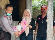 Bhabinkamtibmas Polsek Mapsu Salurkan Bantuan Beras Bagi Warga Kurang Mampu