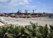 Bom mobil bunuh diri mengenai pos pemeriksaan di pelabuhan Mogadishu Somalia